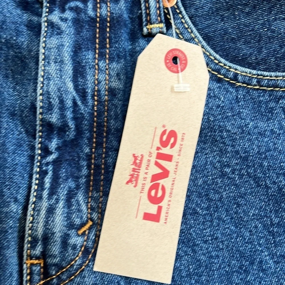New! Levi’s mens SZ 34/32 regular blue jeans.